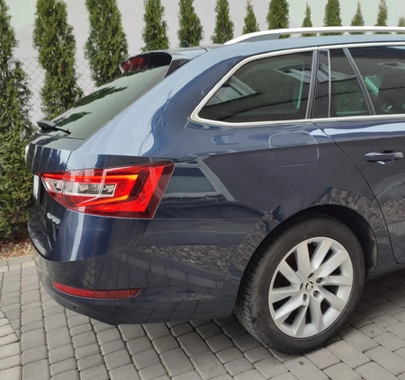 Skoda Superb cena 79900 przebieg: 170000, rok produkcji 2019 z Leśna małe 781